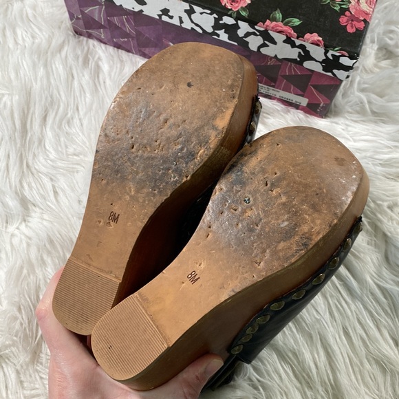 🍂[ Jeffrey Campbell ] Studded Snick Wooden Wedge - Picture 3 of 13